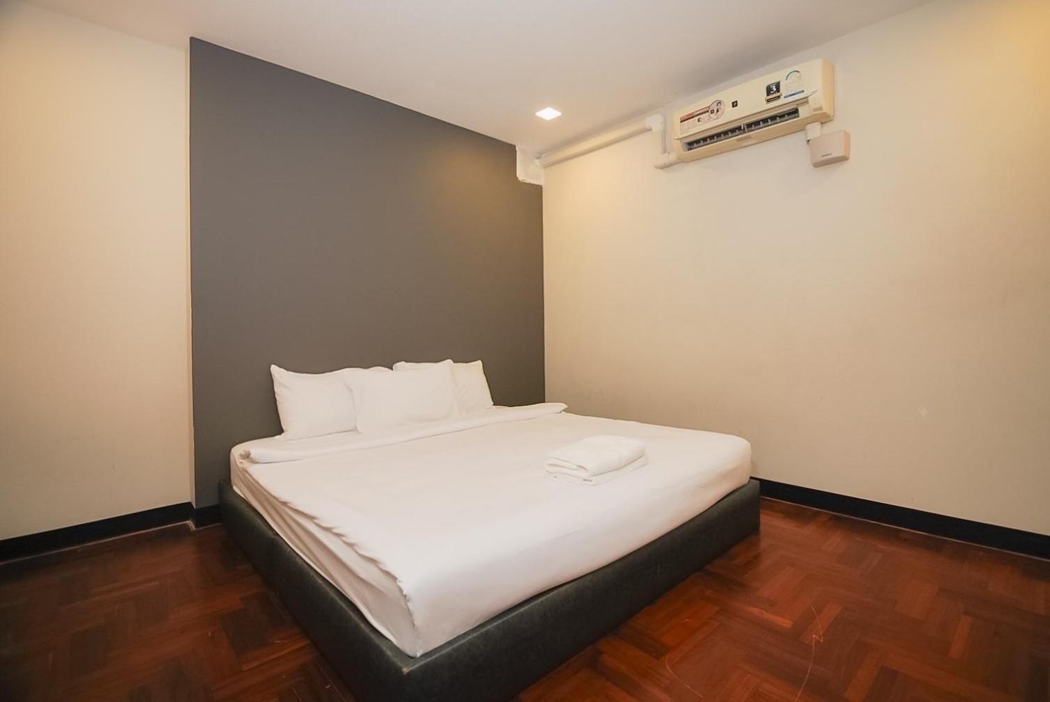 Z โกอินน์ สีลม - สถานีรถไฟฟ้าเซนต์หลุยส์ Go Inn Silom Bangkok Buitenkant foto