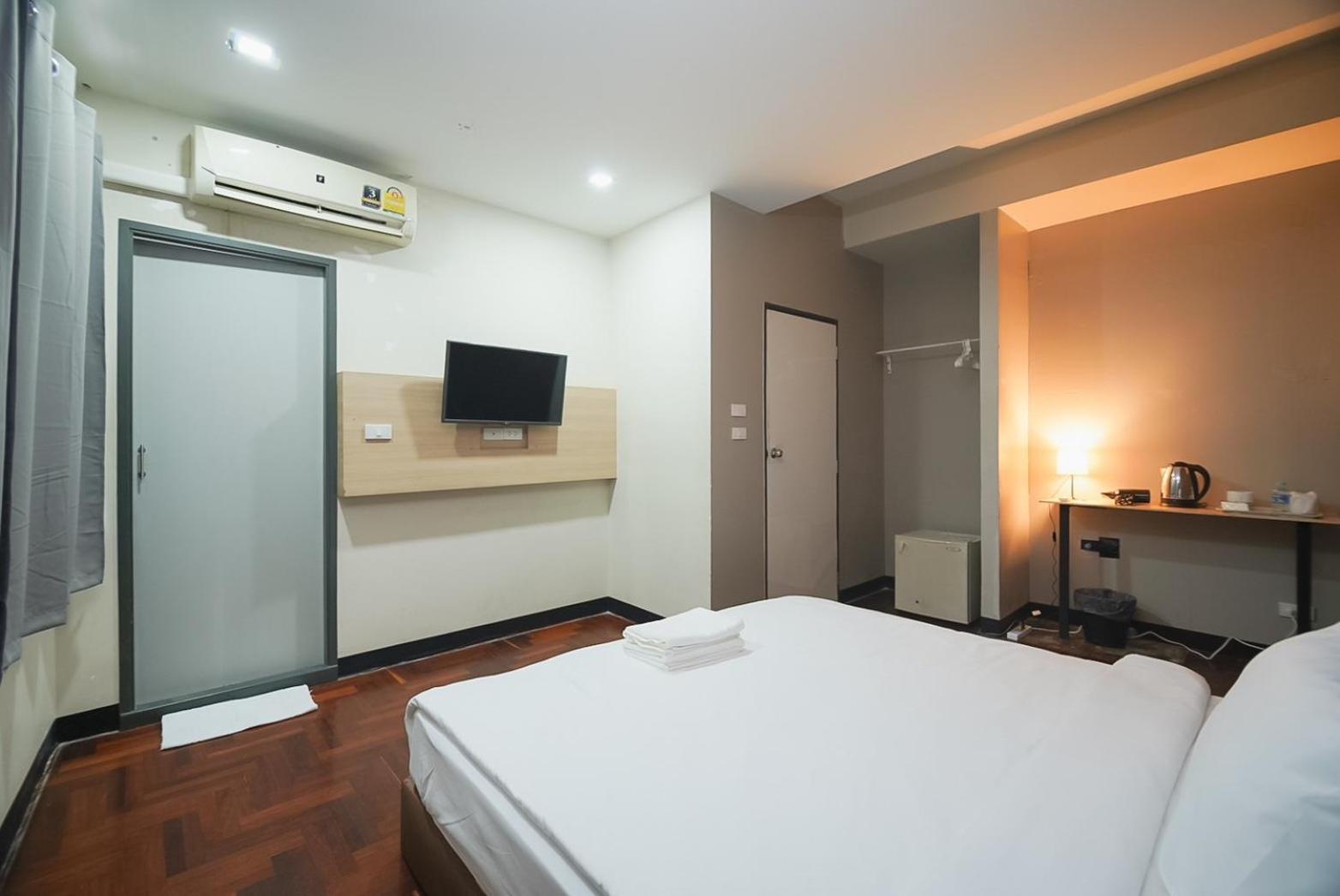 Z โกอินน์ สีลม - สถานีรถไฟฟ้าเซนต์หลุยส์ Go Inn Silom Bangkok Buitenkant foto